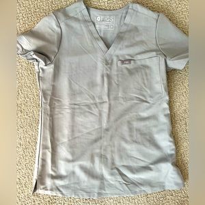 Figs Catarina One-Pocket Scrub Top Grey